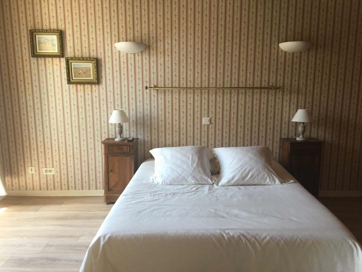Le Cheval Blanc Bed & Breakfast La Bastide-des-Jourdans Екстериор снимка